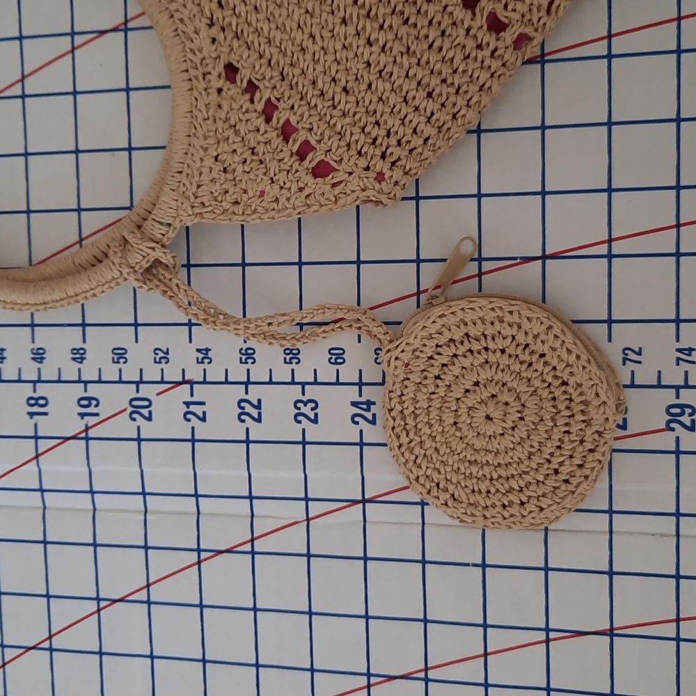 👑 3/$30 Straw Handbag - Picture 6 of 6